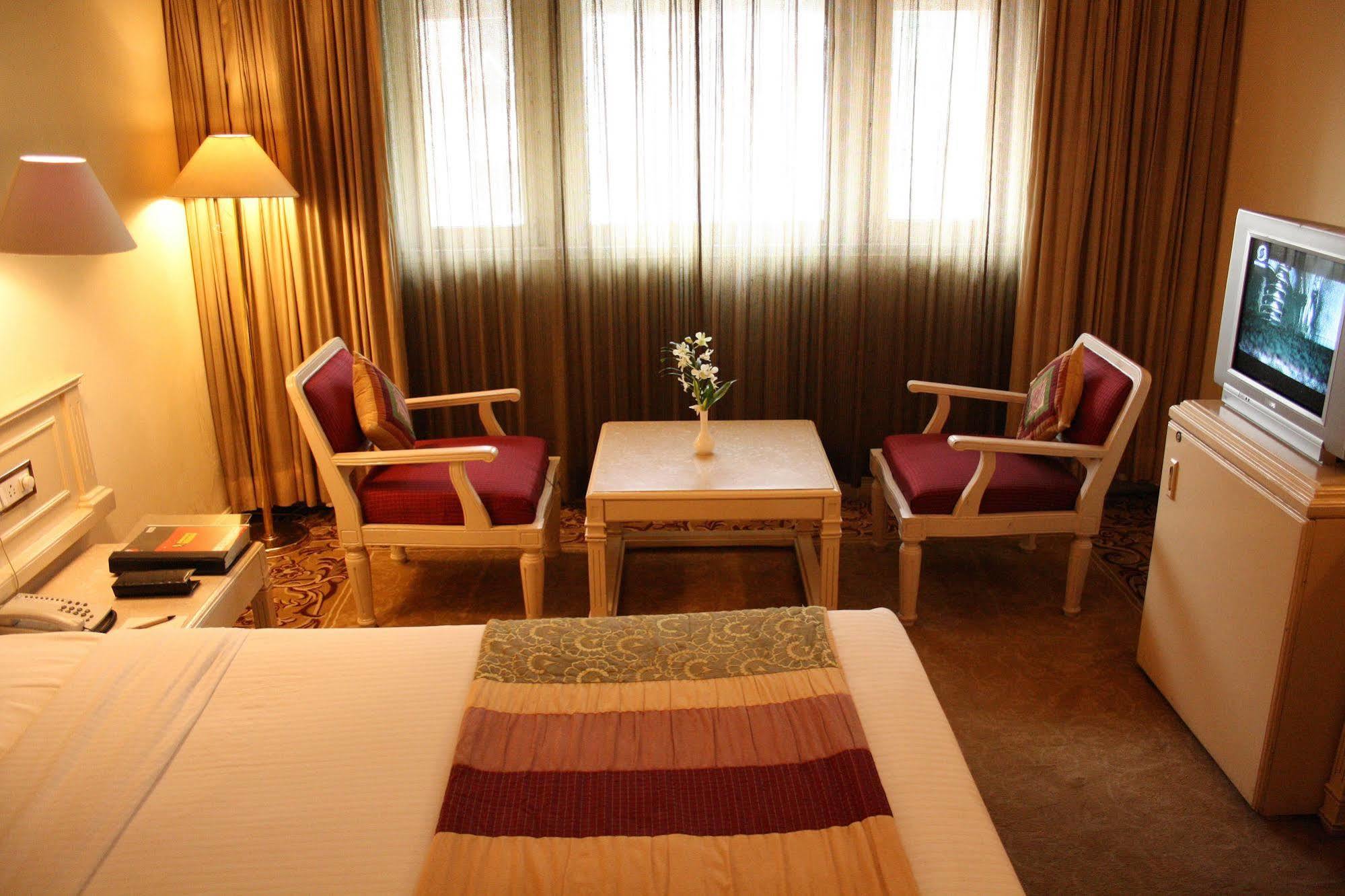 מומביי Hotel Bawa International מראה חיצוני תמונה