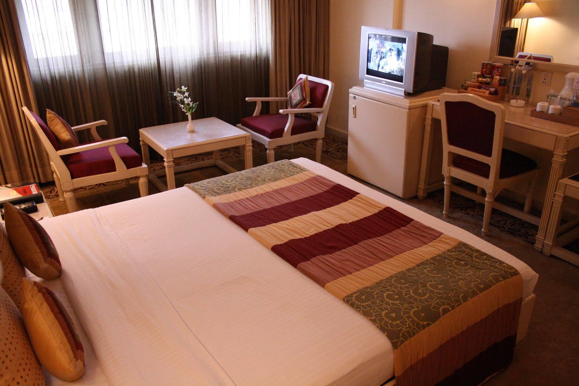 מומביי Hotel Bawa International מראה חיצוני תמונה